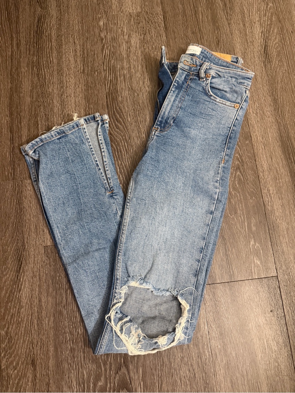 Light Blue Distressed Women’s Jeans Zara